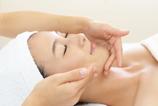 エステでできるシミケア４０代